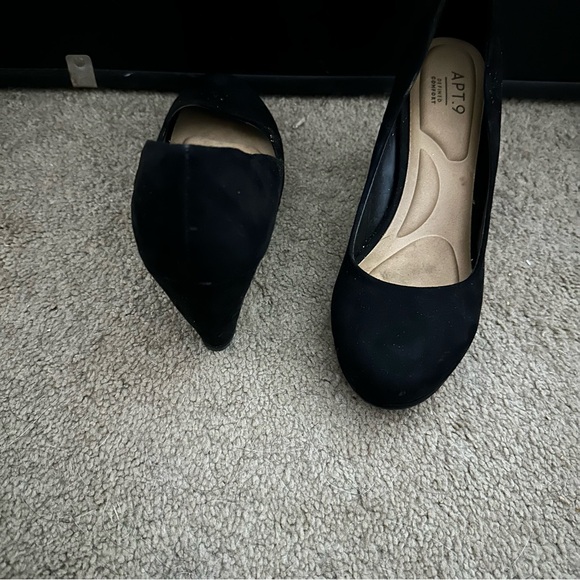 Black Rounded Toe Wedges - Picture 5 of 7